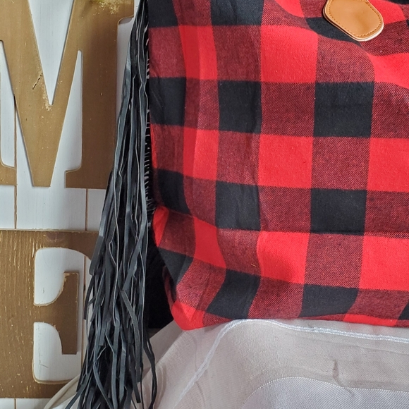 Red Buffalo Plaid Print Fringe Weekender… - Picture 3 of 3
